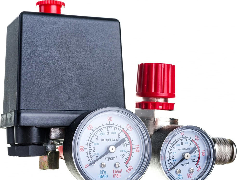 aHR0cHM6Ly9zdGF0aWMuY2hpcGRpcC5ydS9saWIvNzk4L0RPQzAxNzc5ODA0MC5qcGc